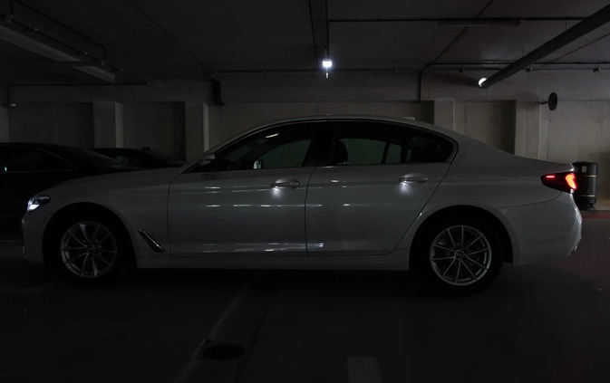 BMW Seria 5 cena 157500 przebieg: 94000, rok produkcji 2021 z Katowice małe 704